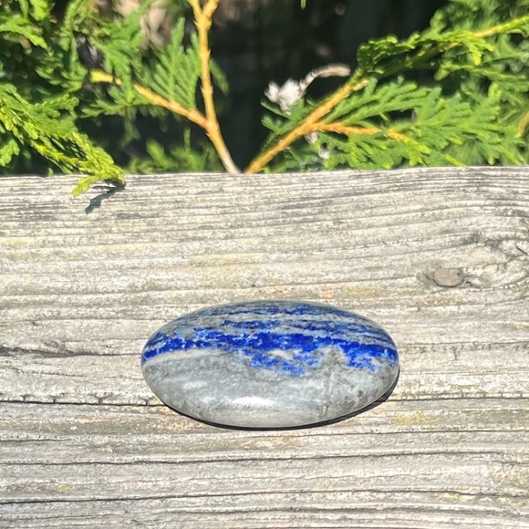 Lapis Lazuli Palm Stone - Picture 7 of 8